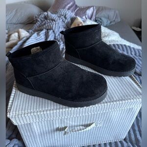 SO® Lupita Women's Cozy Mini Boots — 9